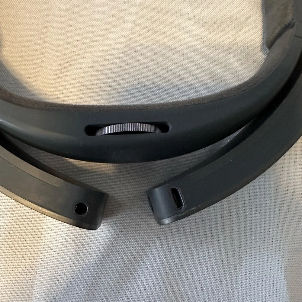 Microsoft HoloLens Developer Edition 1st Generation & Genuine Carry Case